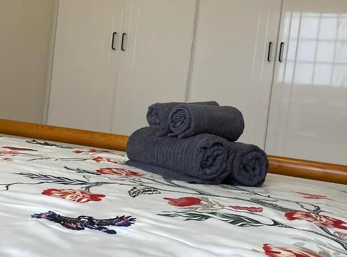 Comfort With Smart Tv & Netflix