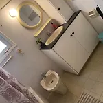 Comfort With Smart Tv & Netflix Gazde/Camere de închiriat Larnaca