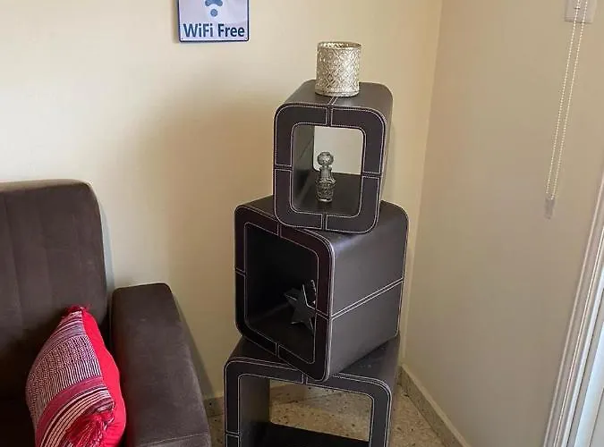 Comfort With Smart Tv & Netflix