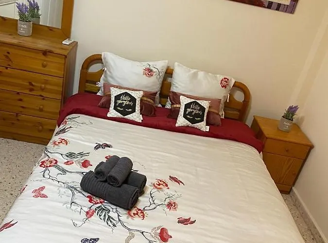 Comfort With Smart Tv & Netflix Larnaca