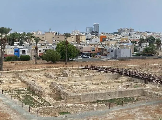 Comfort With Smart Tv & Netflix Δωμάτια σε οικογενειακή κατοικία Λάρνακα