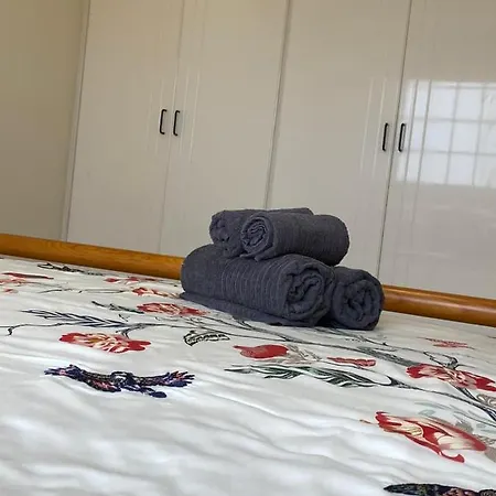 Comfort With Smart Tv & Netflix