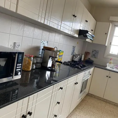 Comfort With Smart Tv & Netflix Homestay Larnaca