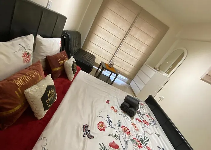 Comfort With Smart Tv & Netflix Larnaca