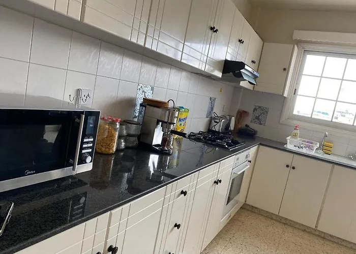 Comfort With Smart Tv & Netflix Homestay Larnaca